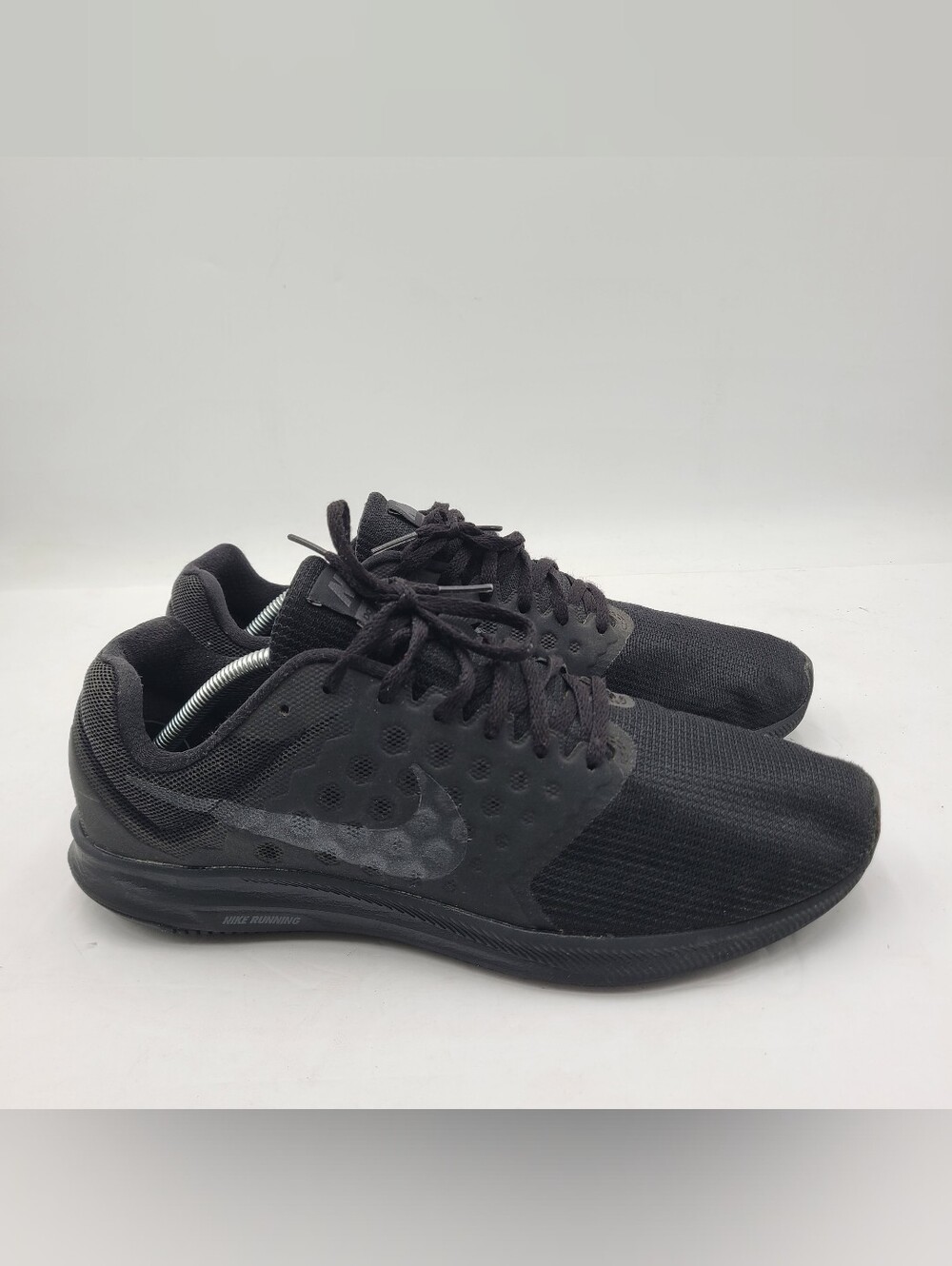B52 Nike Downshifter Men's Size 11.5 Running Mono Black Sneakers DD3576-002
